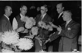 Photo:Flower judging 1945 George Newell 2nd left.