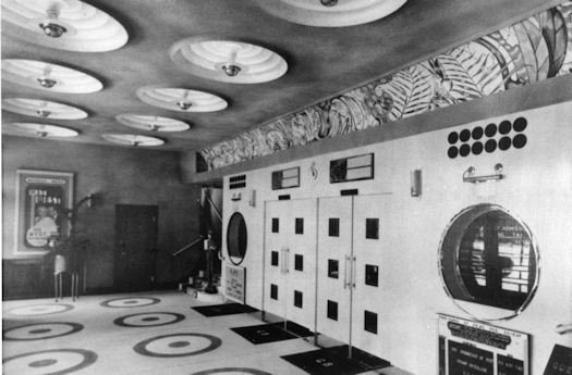 Photo:Interior of the Gaumont in 1937