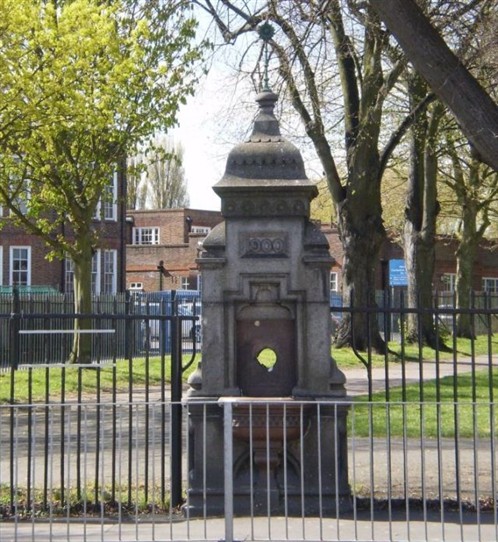 Photo:The Drinking Fountain, Wrythe Lane situated outside Carshalton High School for Girls